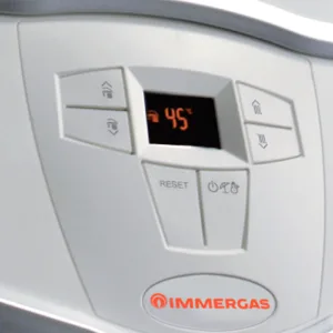 Kontrolna tabla gasnog bojlera Immergas, temperatura 45°C.