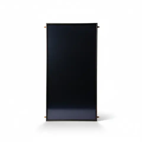 Solarni panel uspravnog pravougaonog oblika.